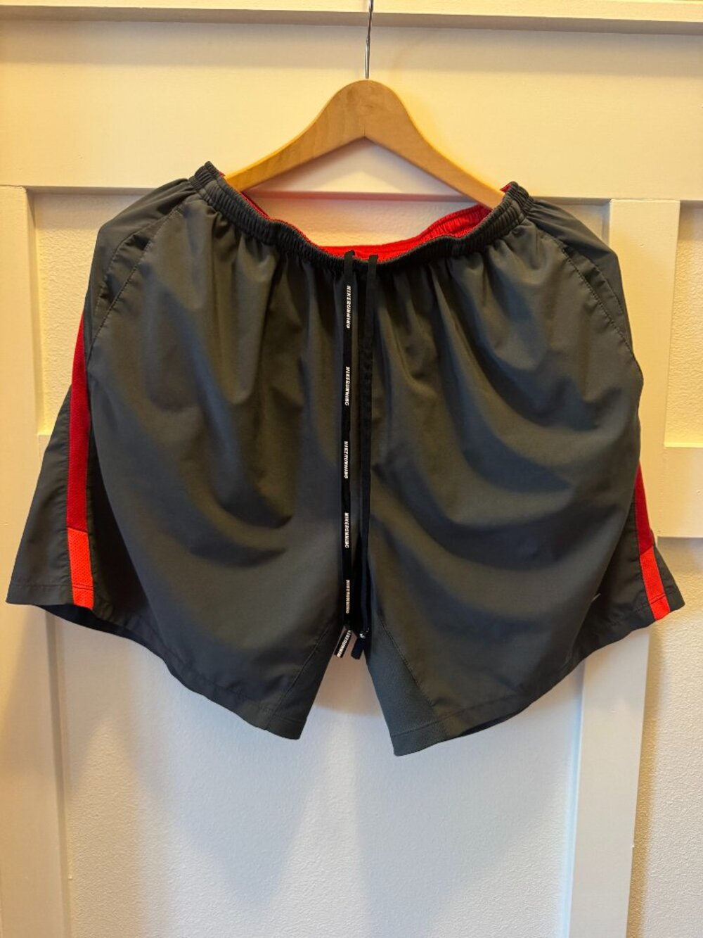 Men's Nike Running Shorts - Large
